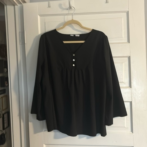 Michelle McDowell Basic Black Blouse. - Picture 1 of 5